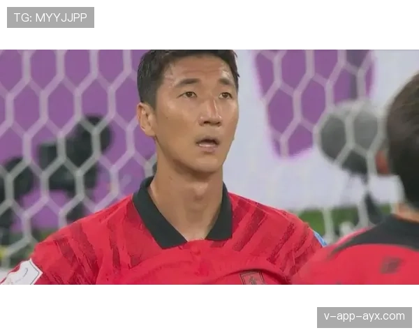 足球规则中关于球员佩戴首饰的判罚标准是什么？